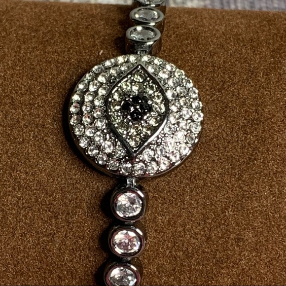 Cat Eye Rhinestone Bracelet - Picture 8 of 8